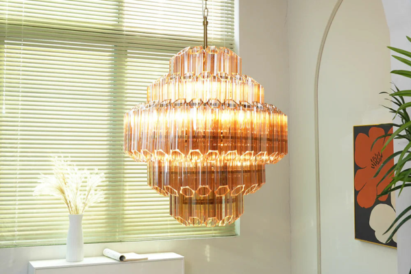 Why Blown Glass Chandeliers Are Taking Over the UK’s Interior Scene